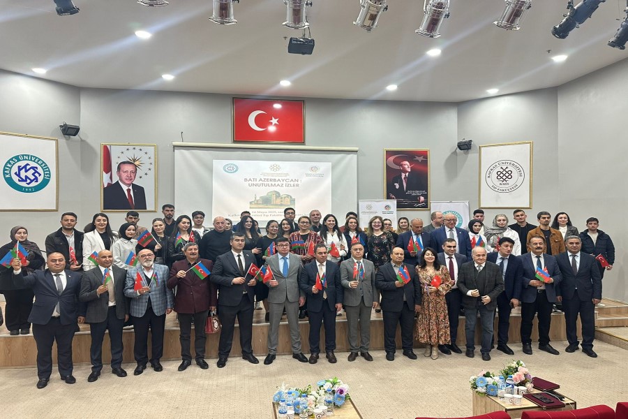 “Qərbi Azərbaycan: Unudulmaz izlər” layihəsi çərçivəsində Karsda beynəlxalq forum keçirildi