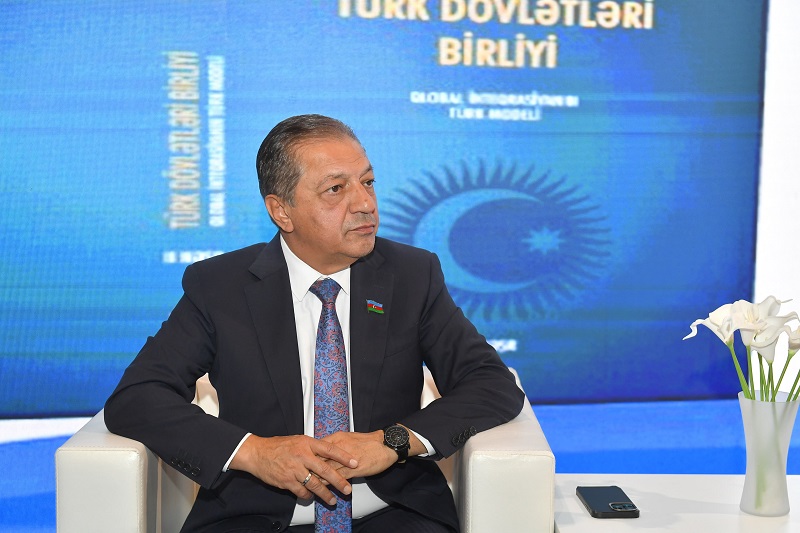 XI Bakı Beynəlxalq Kitab Sərgisində oxuculara yeni kitab təqdim edildi