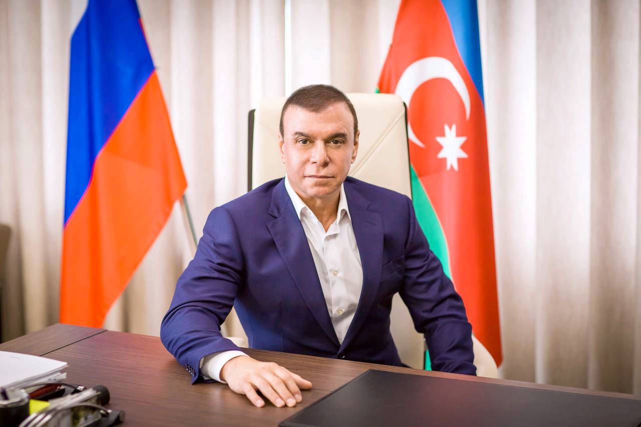 Krasnoyarsk diyarının qubernatoru diaspor rəhbərini təltif edib