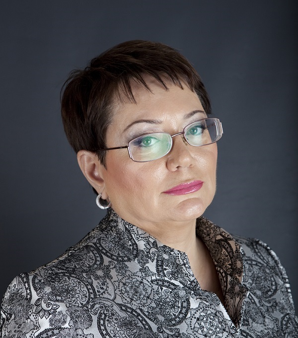 Kitablar səltənəti: Xalq yazıçısı Elmira Axundova