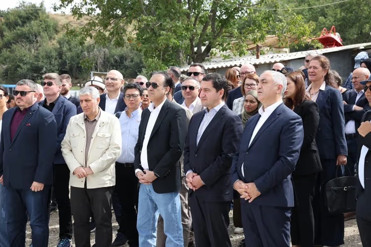 Sülhə qarşı Ermənistan cəmiyyətinintəəssüf doğuran reaksiyası