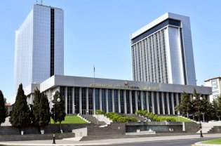 Parlamentin Xarici müdaxilələrə və hibrid təhdidlərə qarşı komissiyası vətəndaşları saxta məlumatlara inanmamağa çağırıb