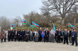 Qubanın Afurca məktəbi şəhid məzununu anıb, diaspor nümayəndəsi ilə görüş keçirib