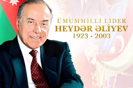Kitabxananın Fəxri oxucusu Milli Qurtuluş Gününün 32-ci ildönümünə məqalə həsr etdi