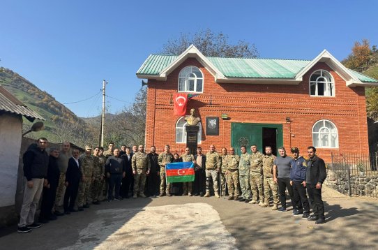 Xüsusi Təyinatlı Qüvvələrin qaziləri, Milli Qəhrəman Pəncəli Teymurovun anasını ziyarət edib, qurban kəsdilər- FOTO