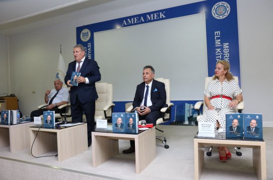 AMEA-da Jalə Cəfərovanın &ldquo;Nə yaxşı ki, atam sənsən&rdquo; kitabının təqdimatı keçirilib