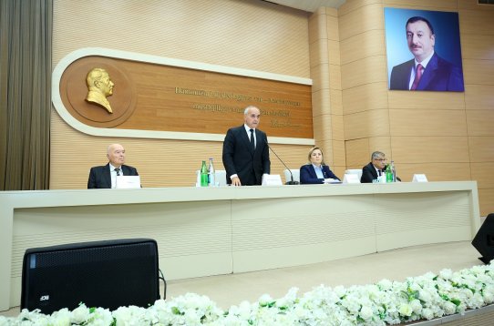 Binəqədidə strateji hədəflər və qarşıda duran vəzifələrə həsr olunmuş müşavirə keçirilib
